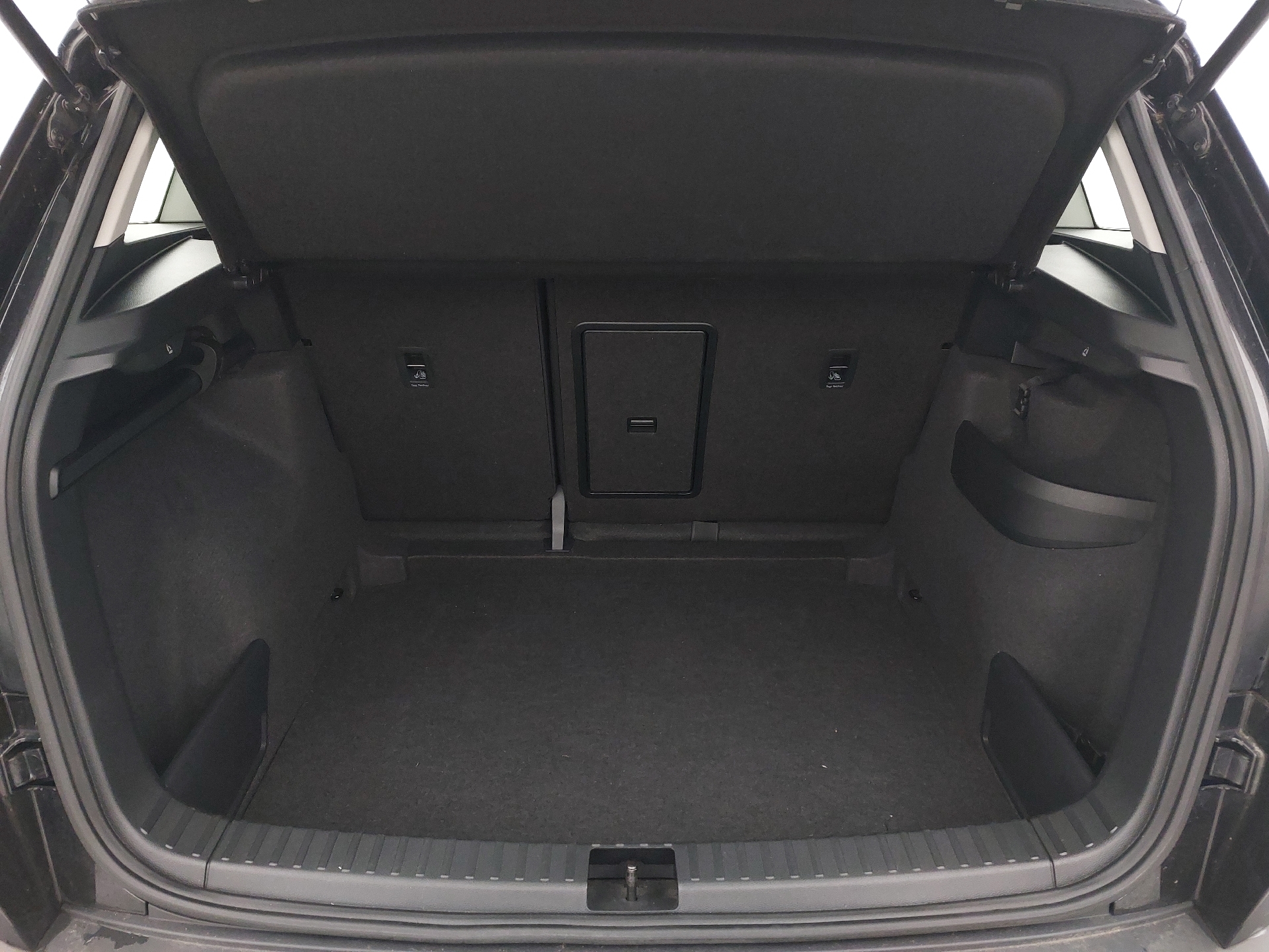 Sort Skoda Karoq fra 2020