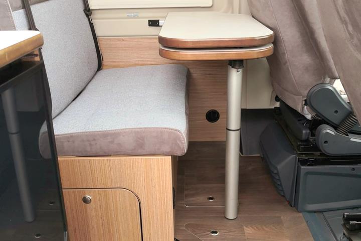 Grå Fiat Ducato fra 2021