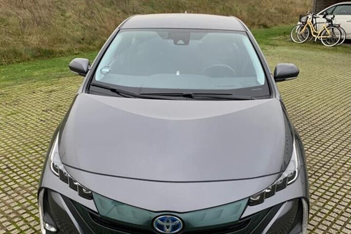 Grå Toyota Prius Plug-in fra 2018