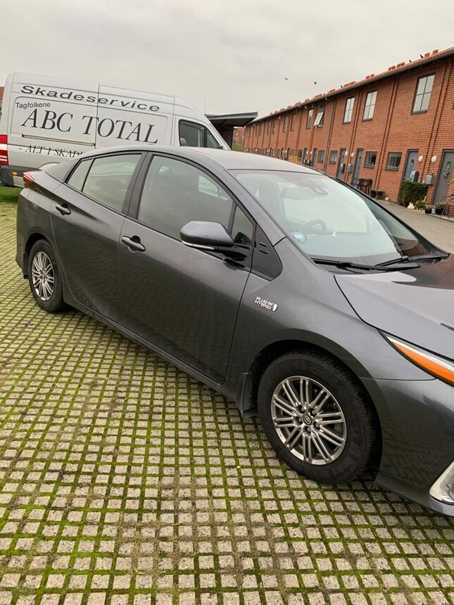 Grå Toyota Prius Plug-in fra 2018