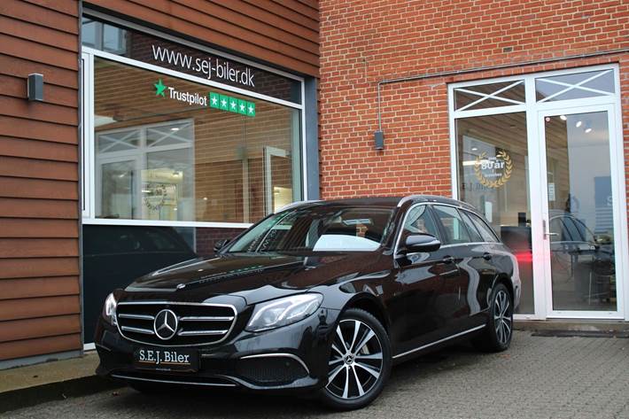 Sort Mercedes E300 de fra 2019