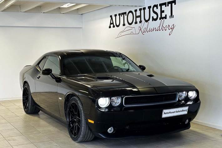 Sort Dodge Challenger fra 2010