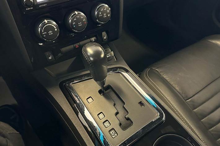 Sort Dodge Challenger fra 2010