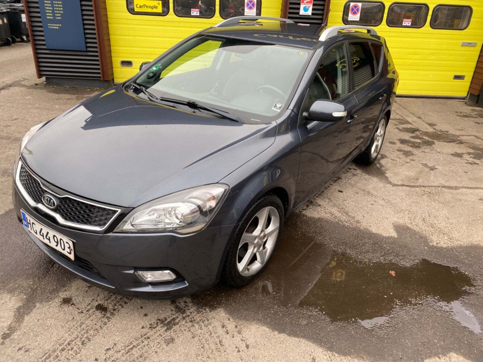Grå Kia Ceed fra 2012