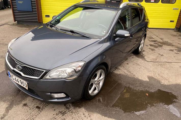 Grå Kia Ceed fra 2012