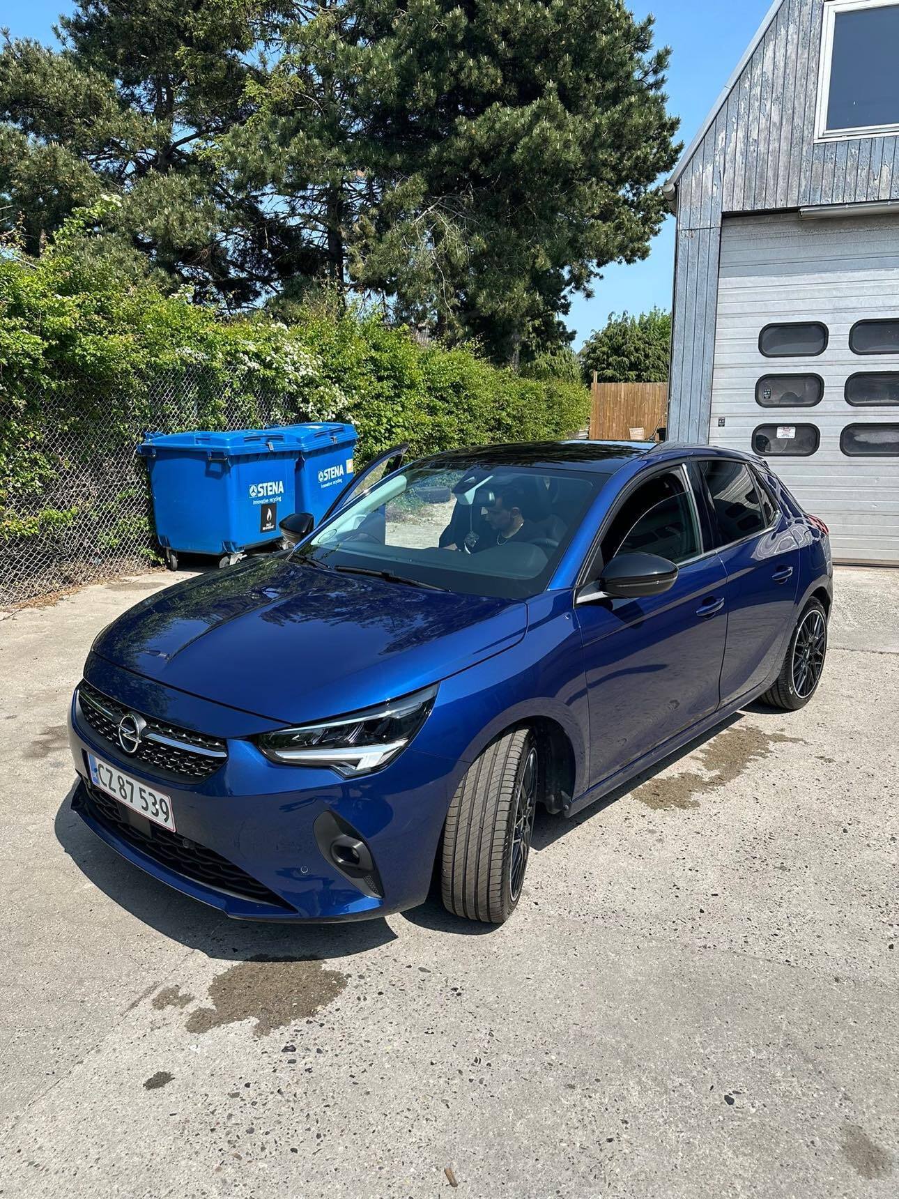 Blå Opel Corsa fra 2021