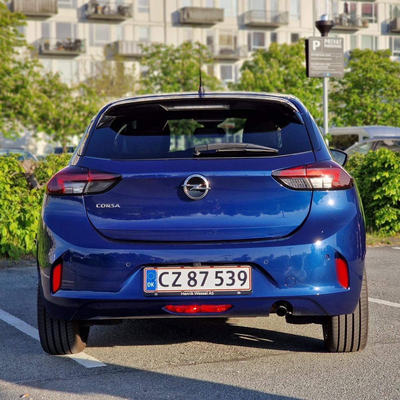 Blå Opel Corsa fra 2021