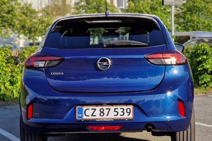 Blå Opel Corsa fra 2021