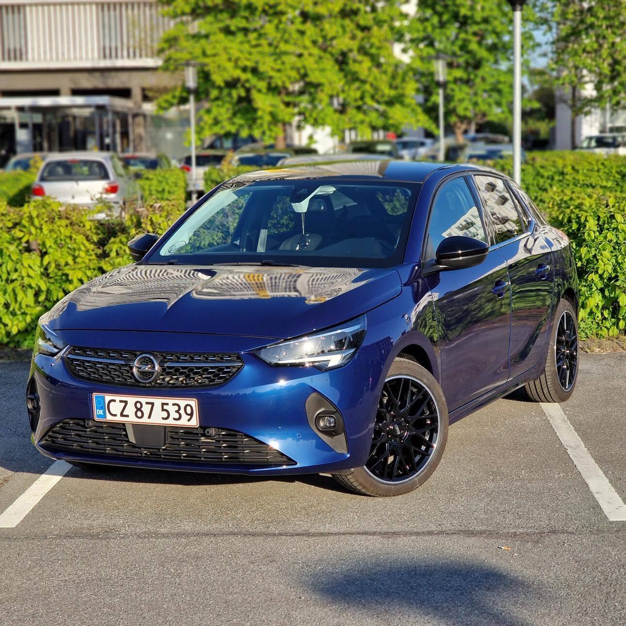 Blå Opel Corsa fra 2021