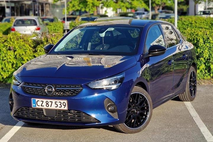 Blå Opel Corsa fra 2021