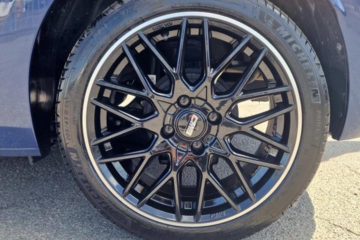 Blå Opel Corsa fra 2021
