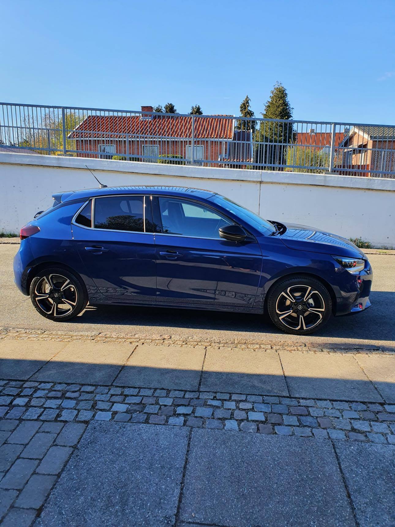 Blå Opel Corsa fra 2021