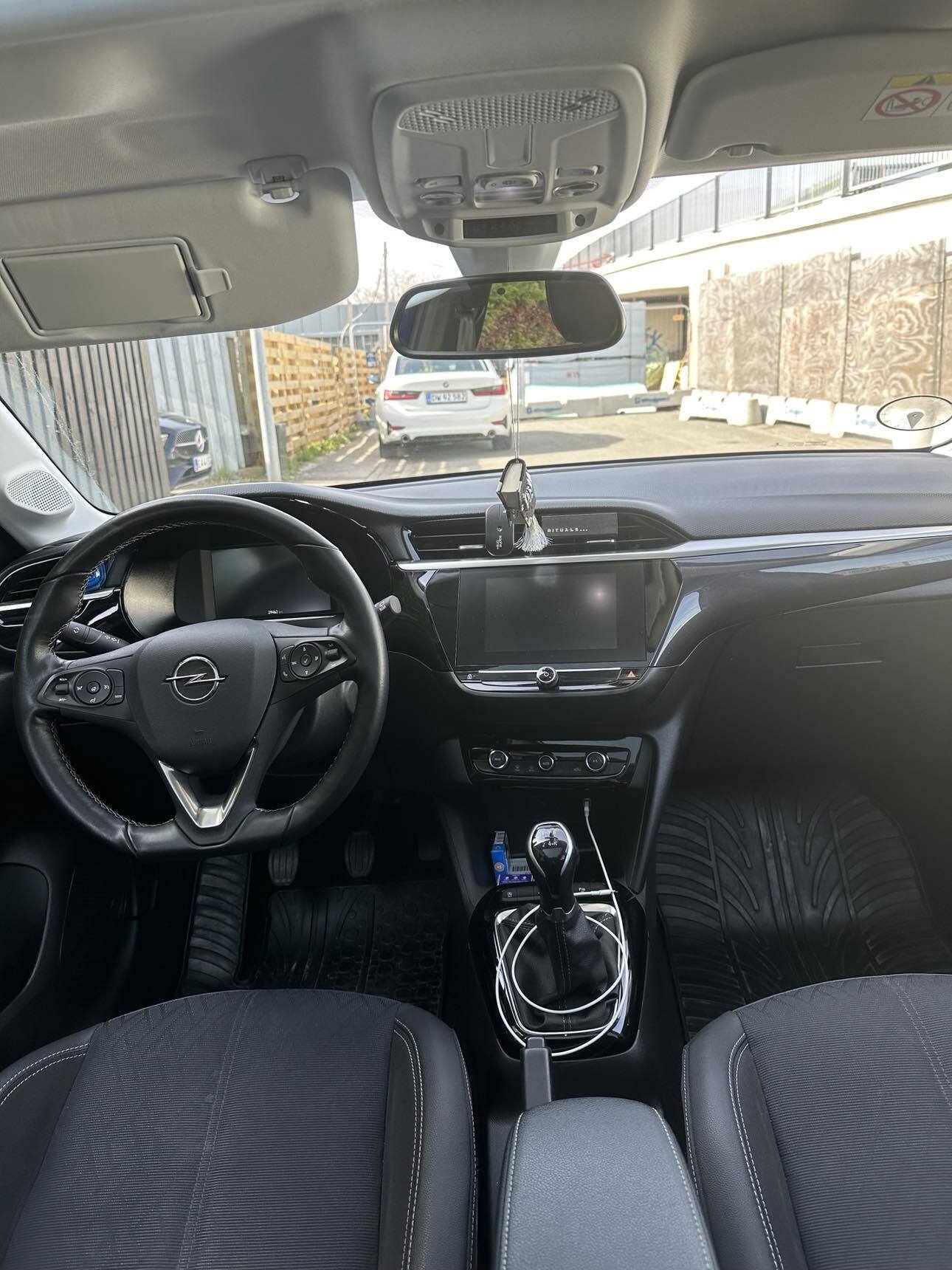 Blå Opel Corsa fra 2021