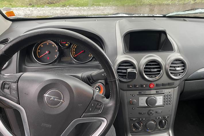 Sort Opel Antara fra 2007