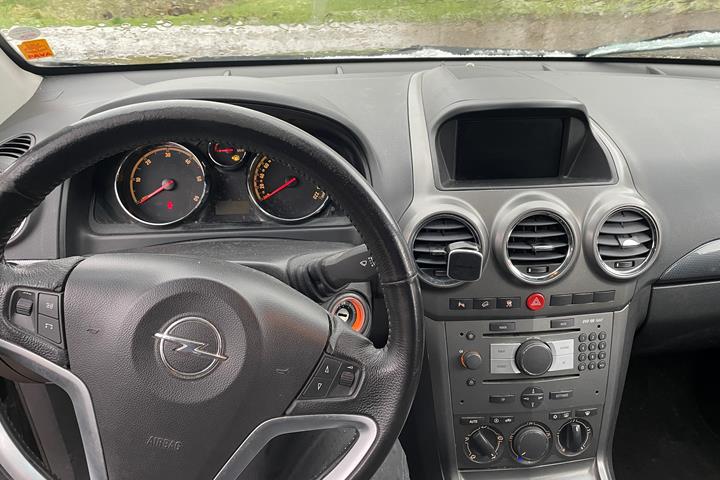 Sort Opel Antara fra 2007