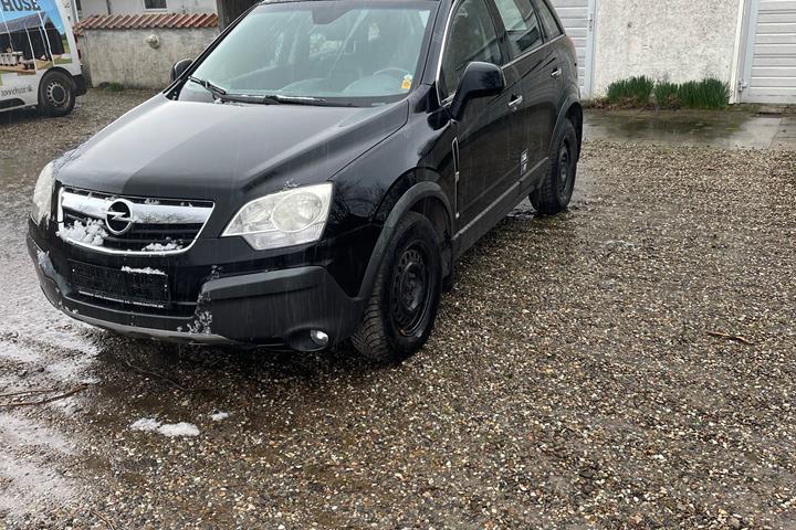 Sort Opel Antara fra 2007