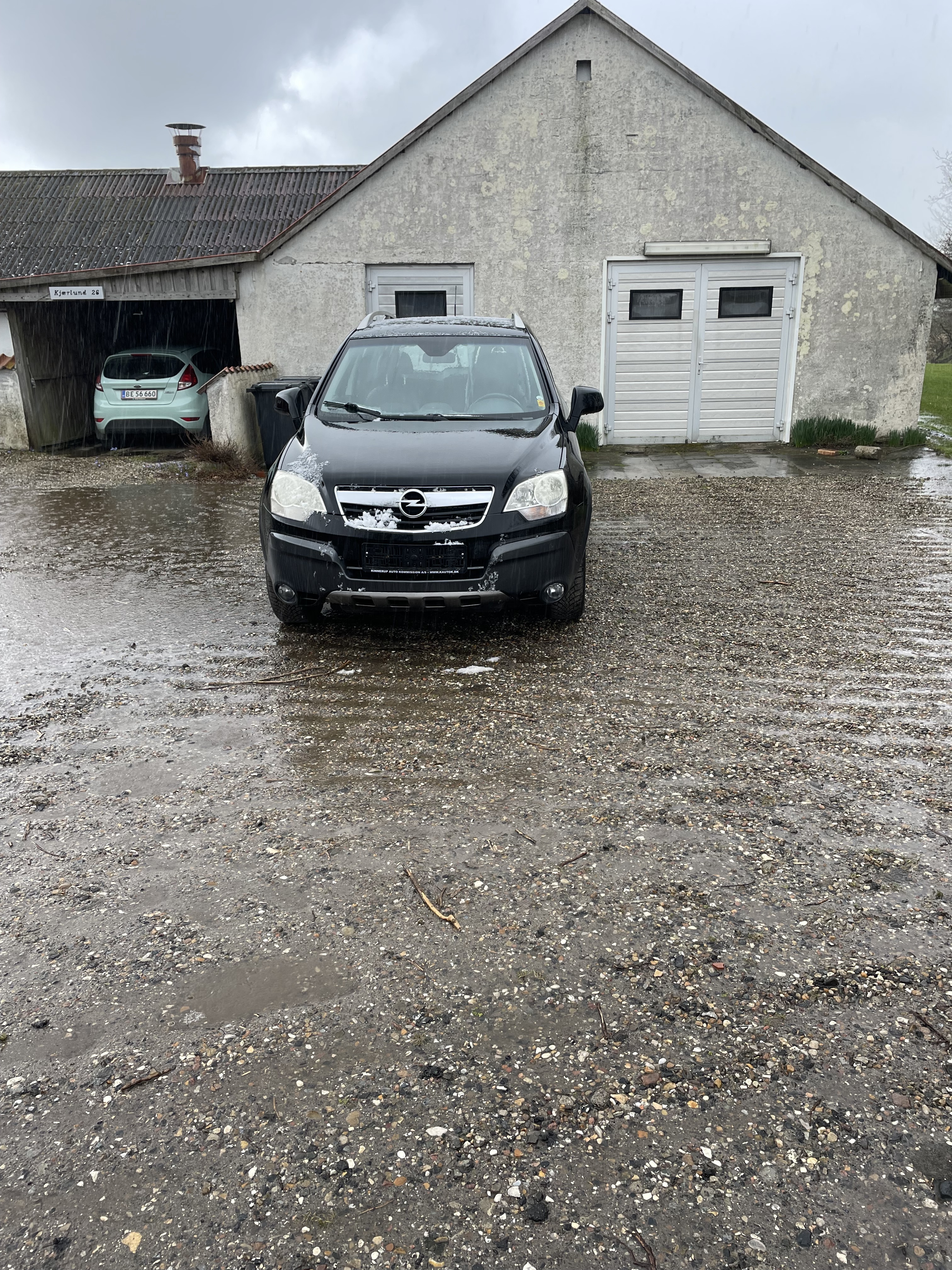 Sort Opel Antara fra 2007