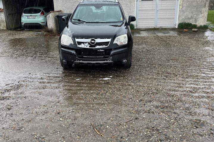 Sort Opel Antara fra 2007