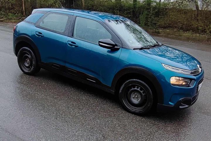 Blå Citroën C4 Cactus fra 2020