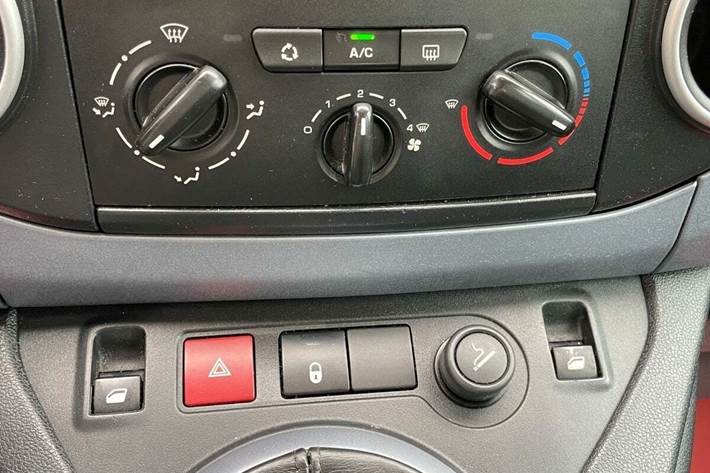 Sølv Citroën Berlingo fra 2008