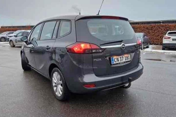 Grå Opel Zafira fra 2014