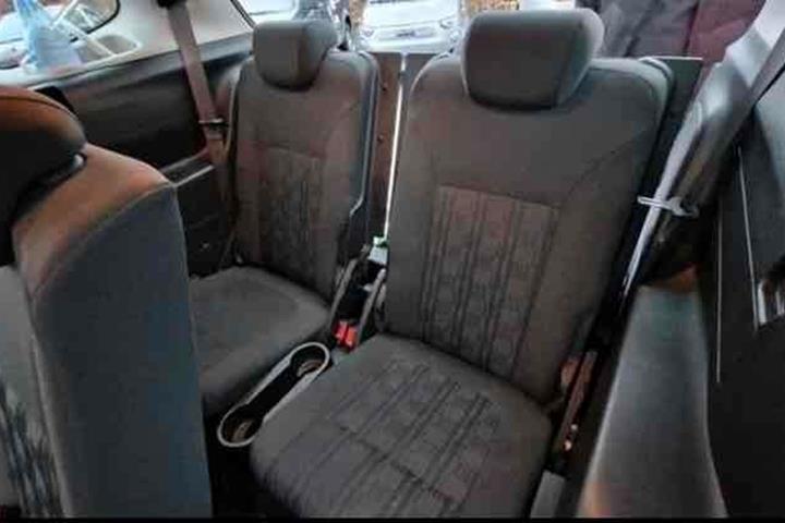 Grå Opel Zafira fra 2014