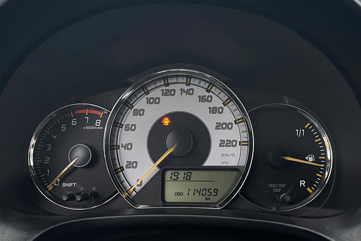 Hvid Toyota Yaris fra 2013