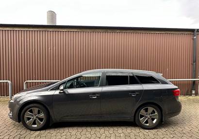 Toyota Avensis 1,8 VVT-i T2 Premium stc.