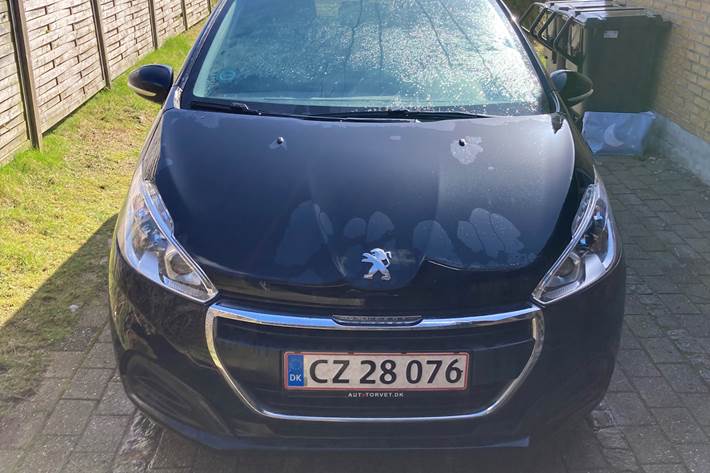 Sort Peugeot 208 fra 2017