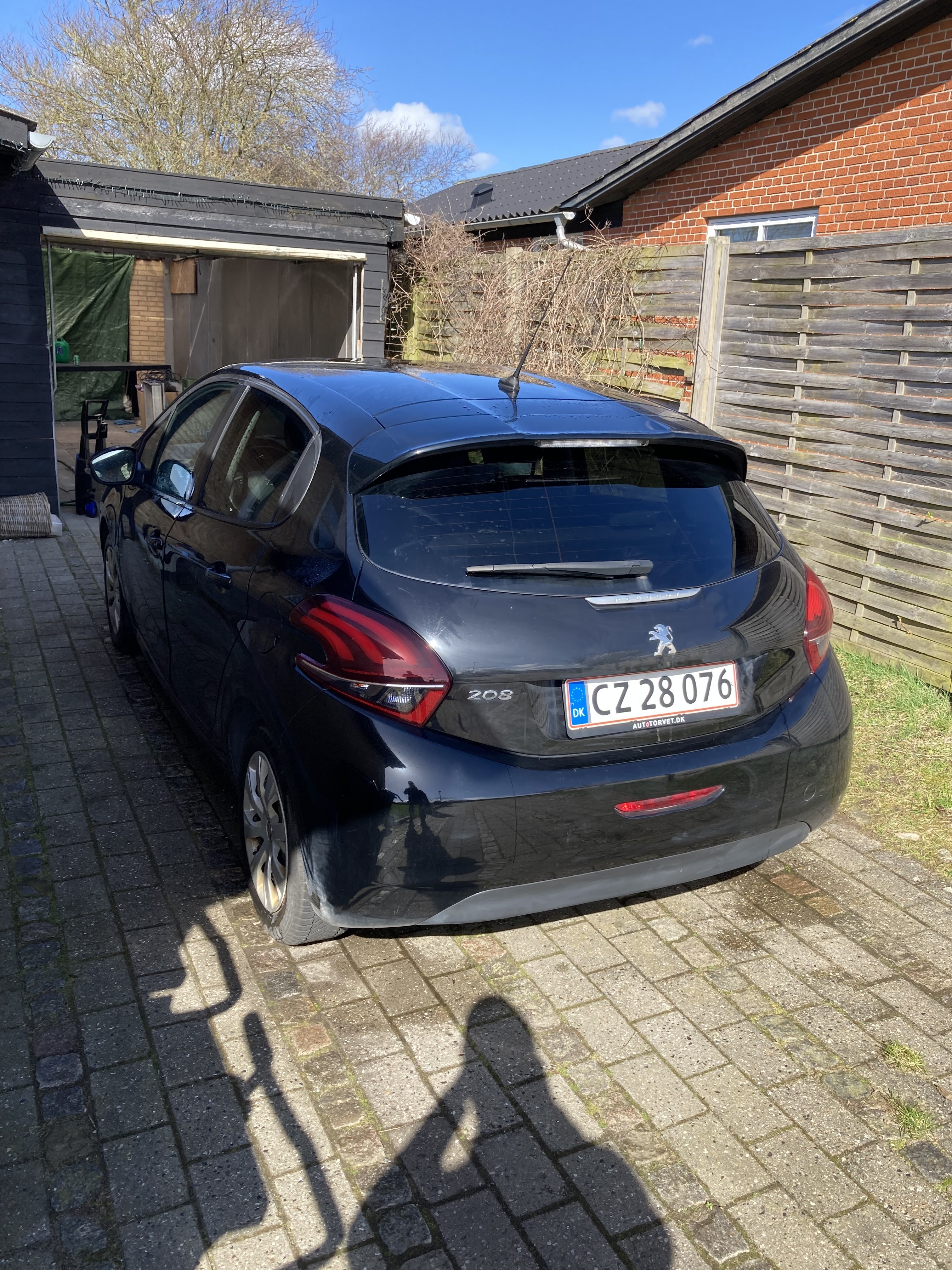 Sort Peugeot 208 fra 2017