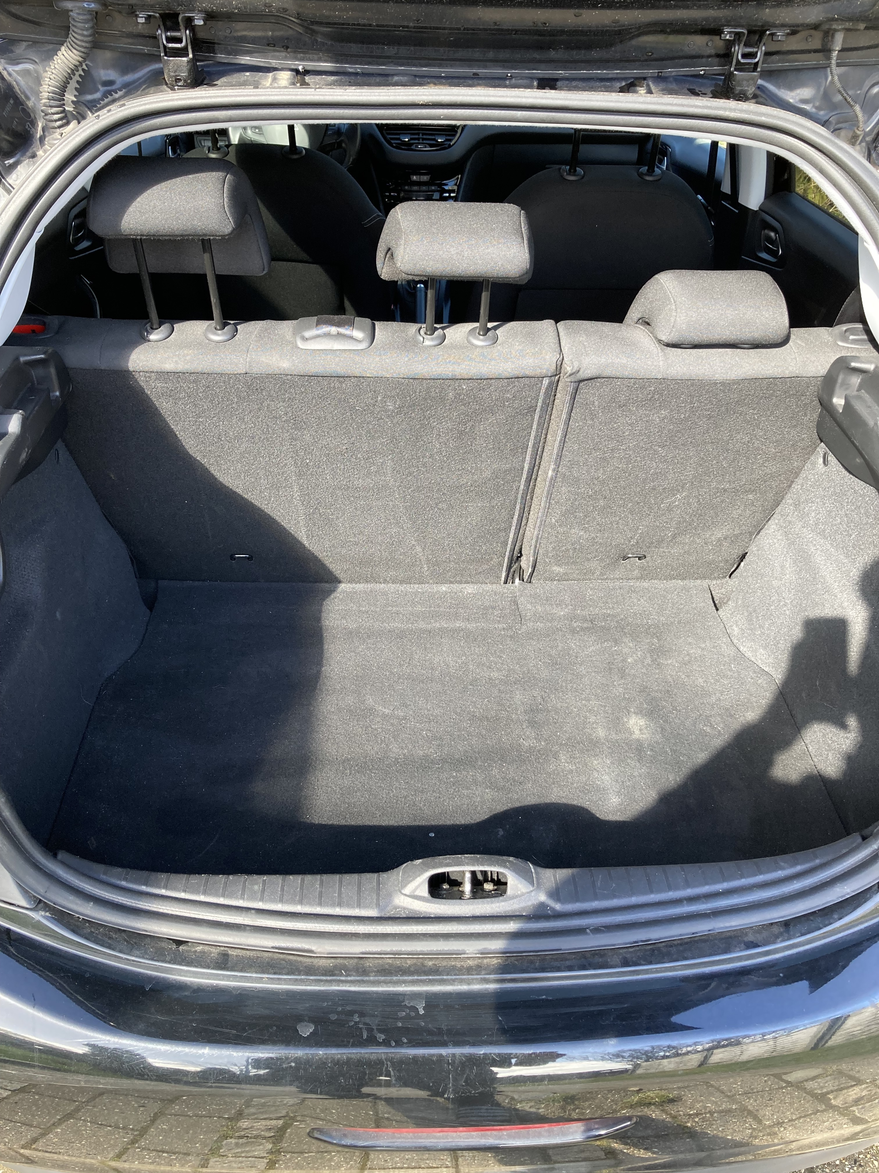 Sort Peugeot 208 fra 2017
