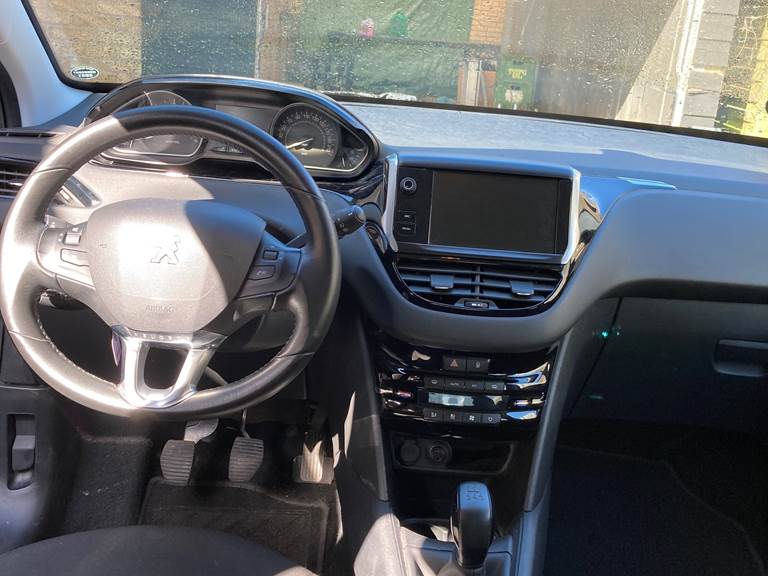 Peugeot 208 1,6 BlueHDI 100 hk 5D