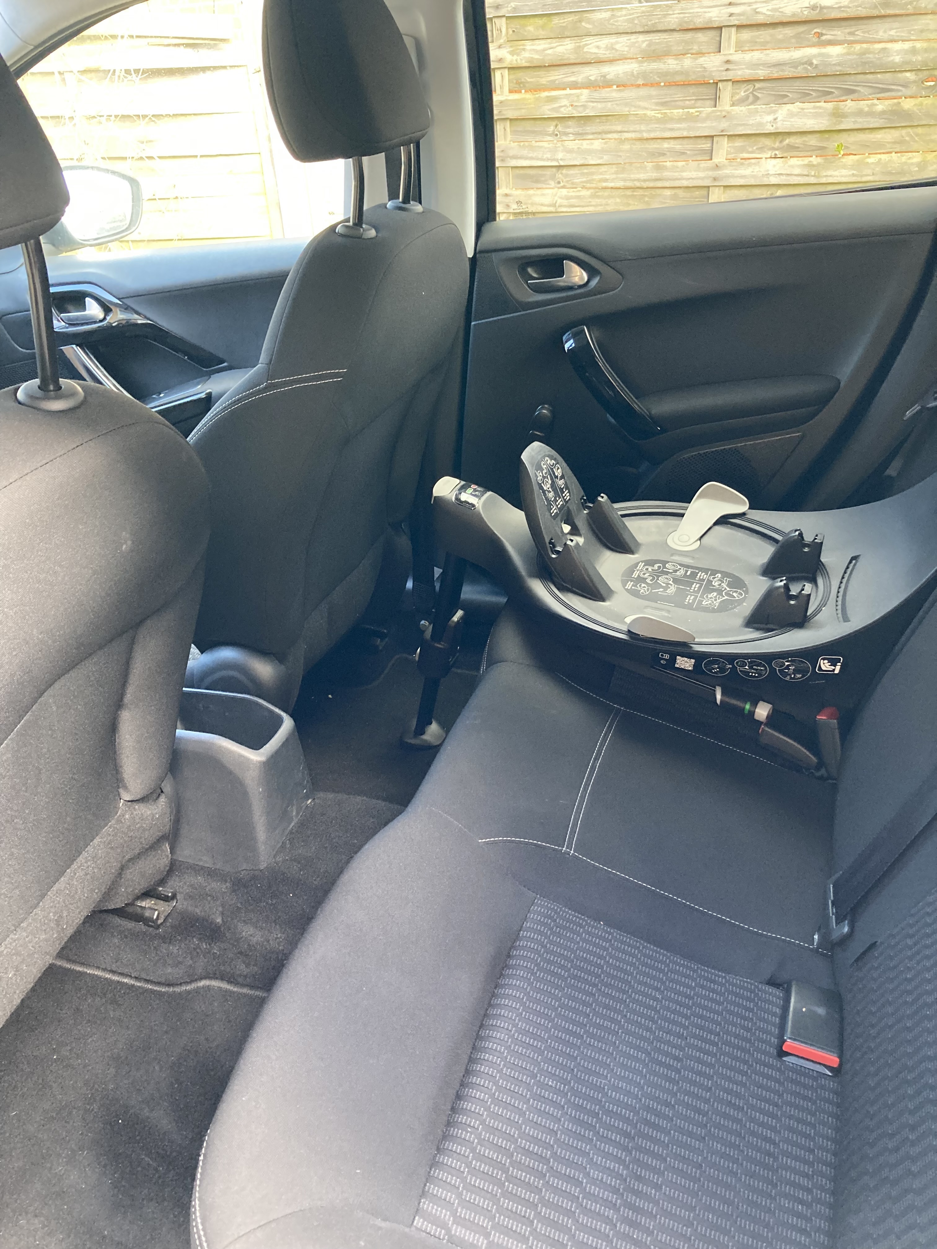 Sort Peugeot 208 fra 2017