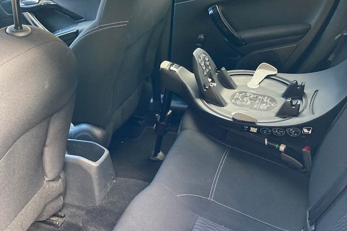 Sort Peugeot 208 fra 2017