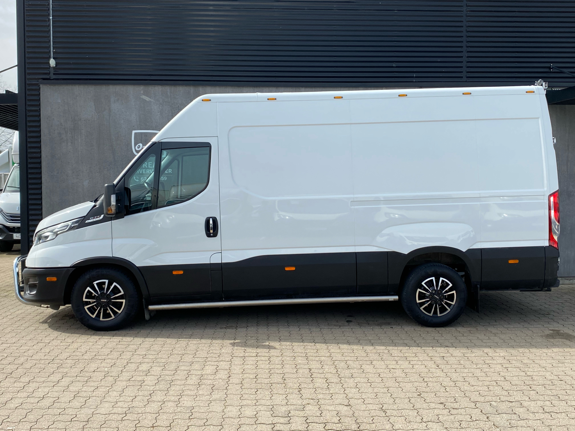 Iveco Daily 3,0 35S21 12m3 D Hi-Matic 210HK Van 8g Aut.