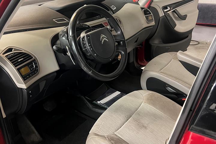 Rød Citroën C4 Picasso fra 2012