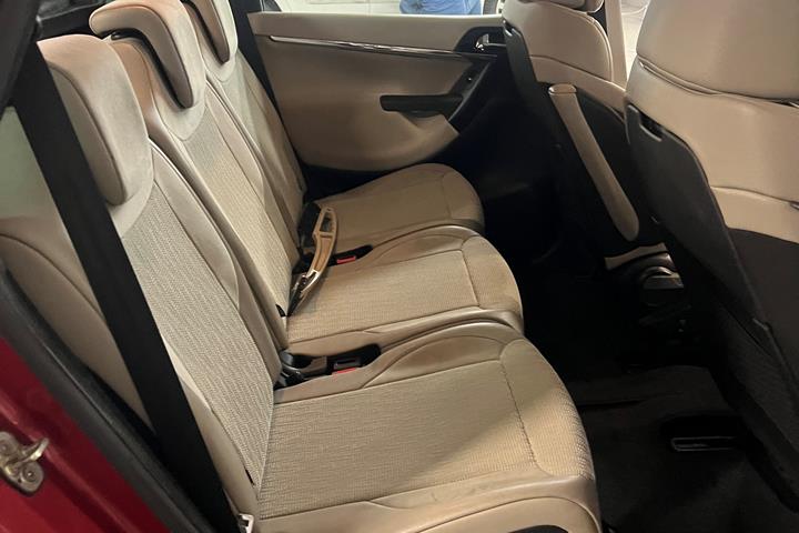 Rød Citroën C4 Picasso fra 2012