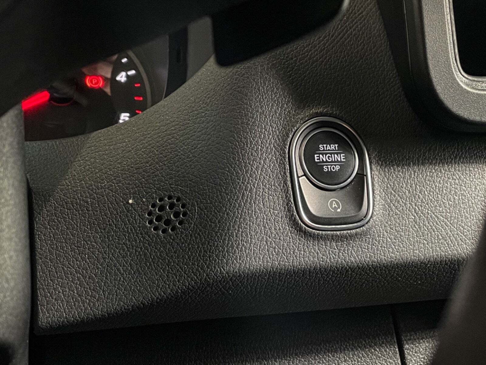 Hvid Mercedes Sprinter 316 fra 2020