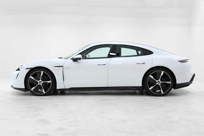 Hvid Porsche Taycan fra 2021