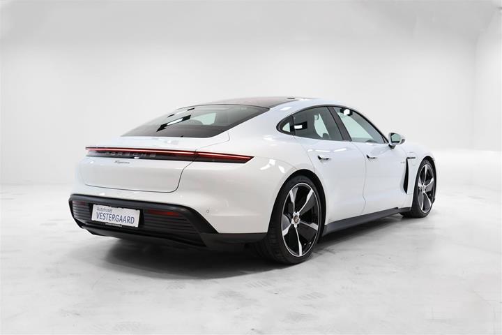 Hvid Porsche Taycan fra 2021