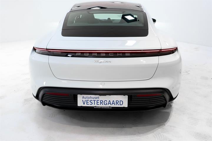 Hvid Porsche Taycan fra 2021