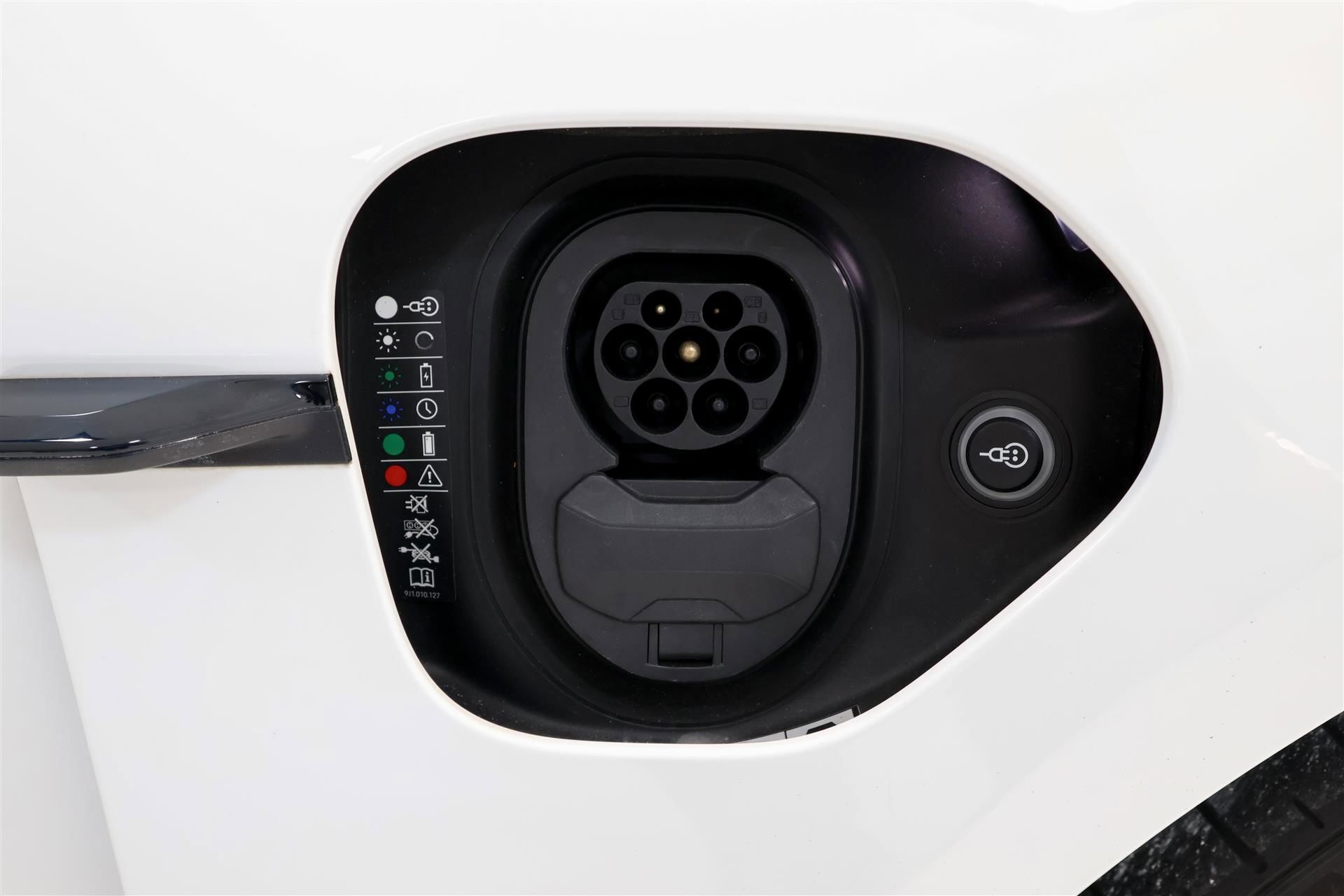 Hvid Porsche Taycan fra 2021