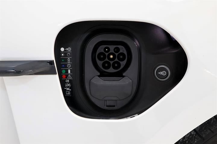 Hvid Porsche Taycan fra 2021