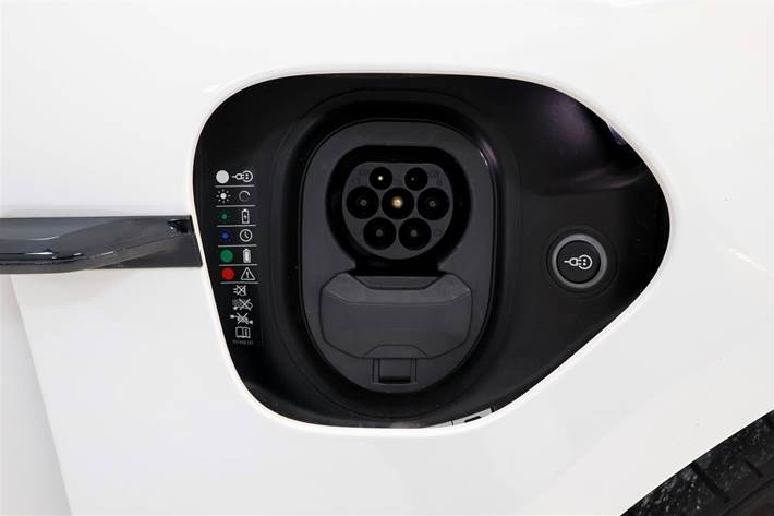 Hvid Porsche Taycan fra 2021