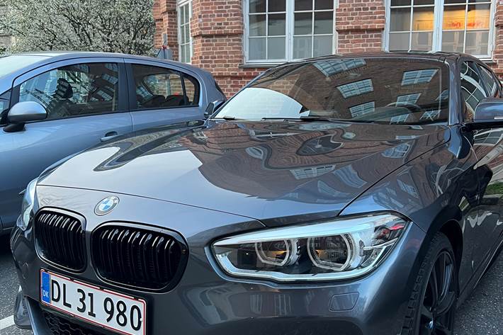 Grå BMW 1-Serie fra 2018