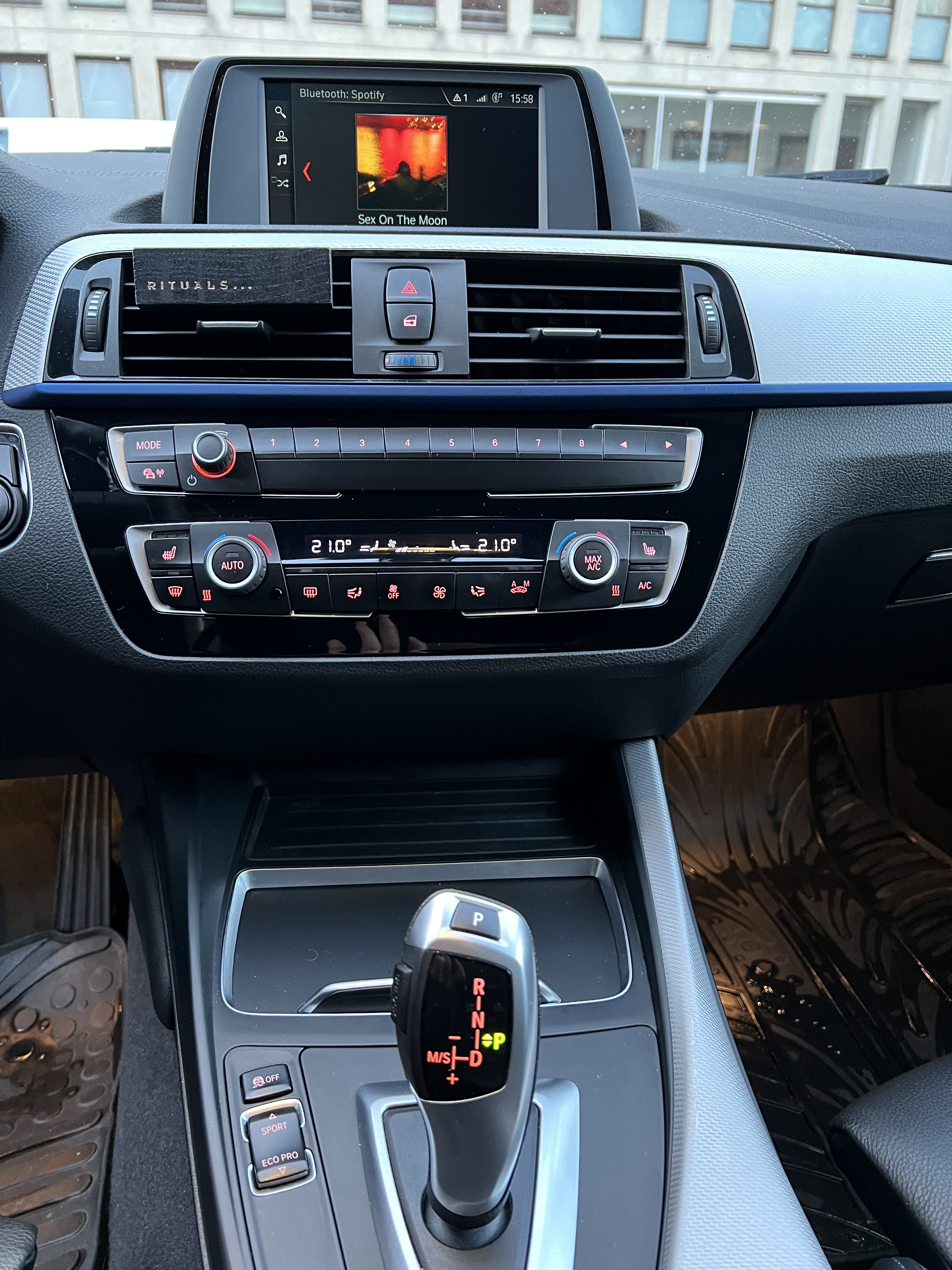 Grå BMW 1-Serie fra 2018