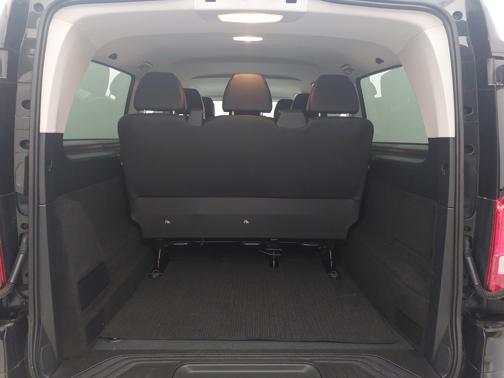 Sort Mercedes Vito fra 2018