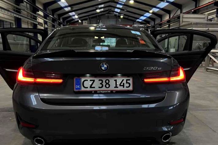 Grå BMW 3-Serie fra 2021