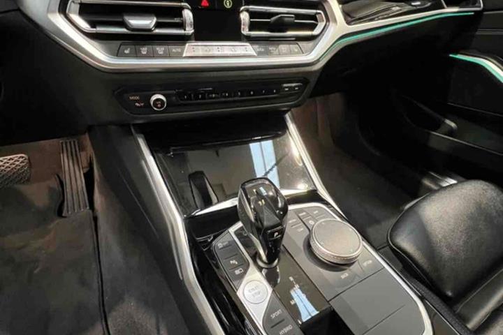 Grå BMW 3-Serie fra 2021