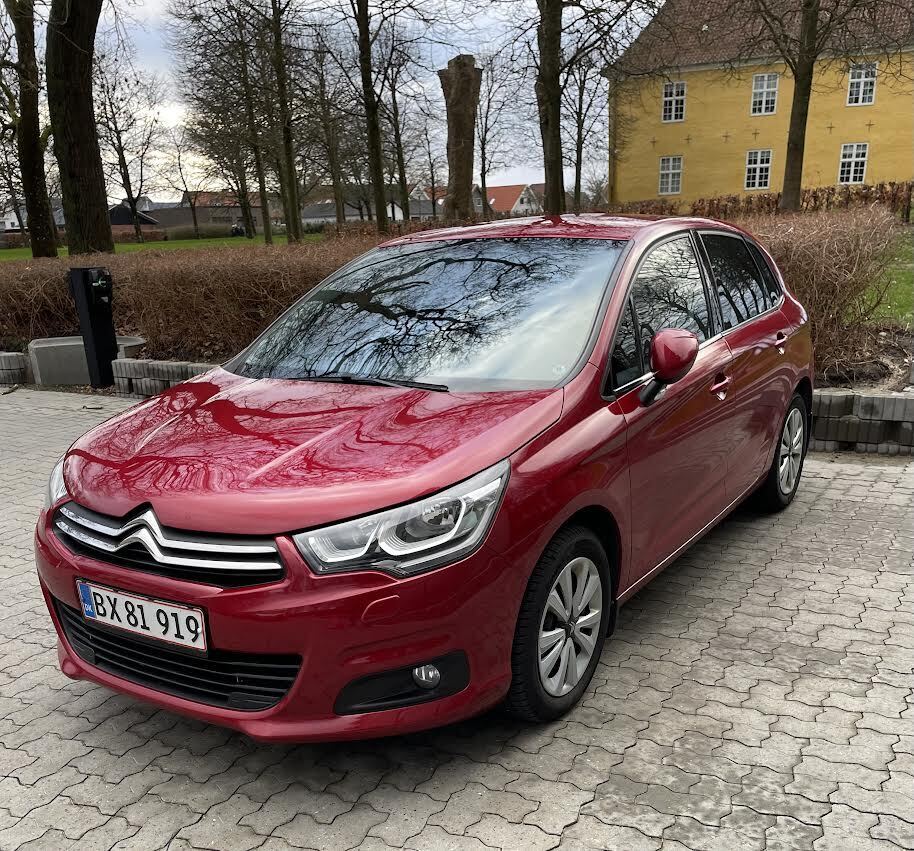 Citroën C4 1,6 BlueHDi 120 hk 4-dørs m. bagklap